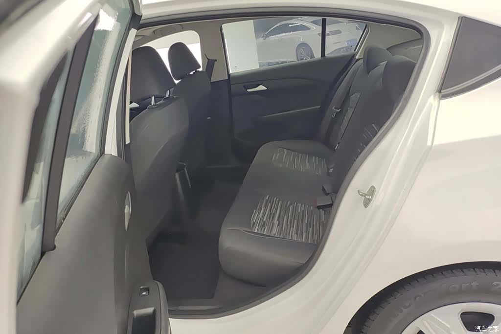 Chevrolet 320, 2018 11