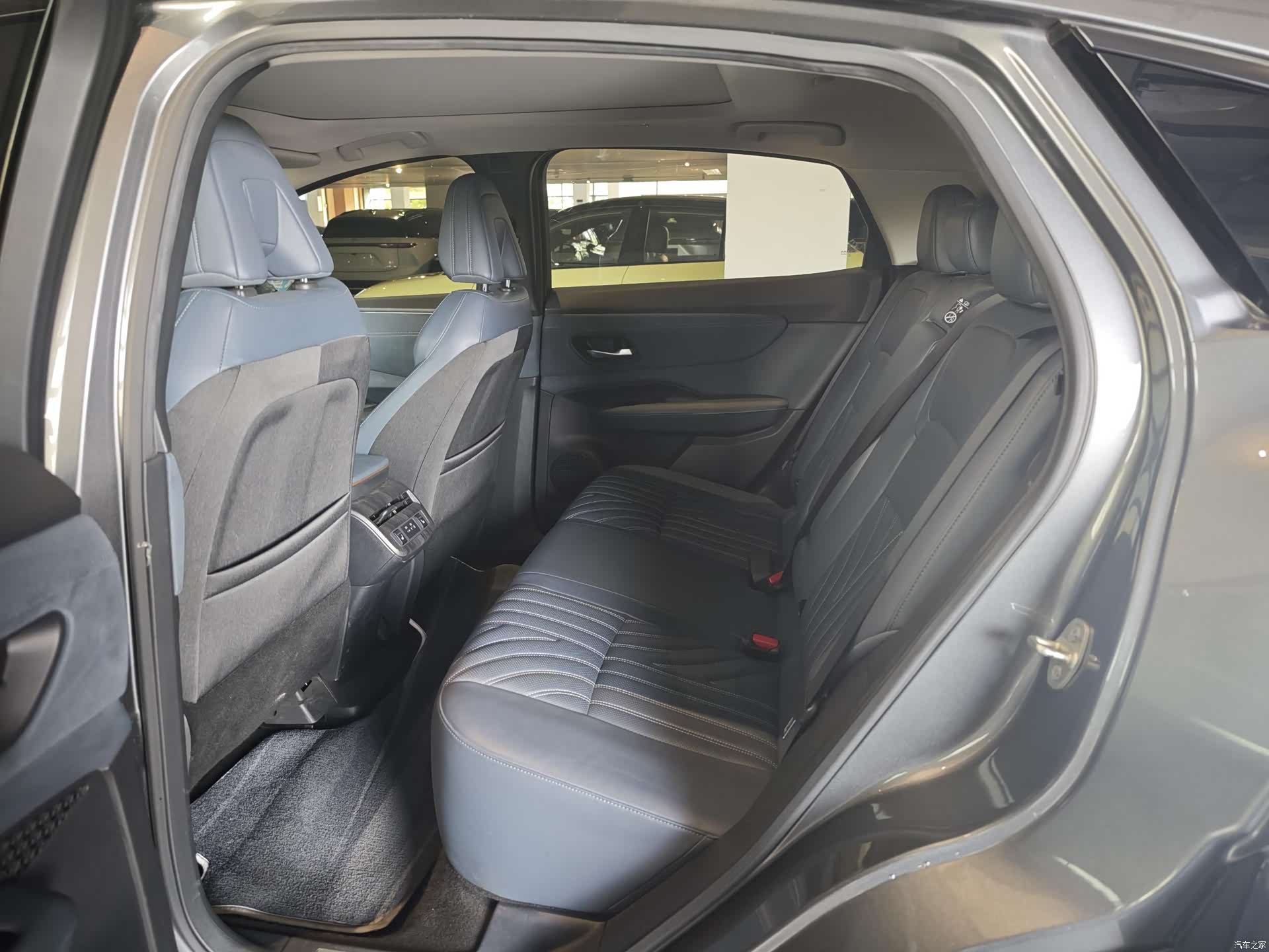 Nissan Ariya, 2023 все фото