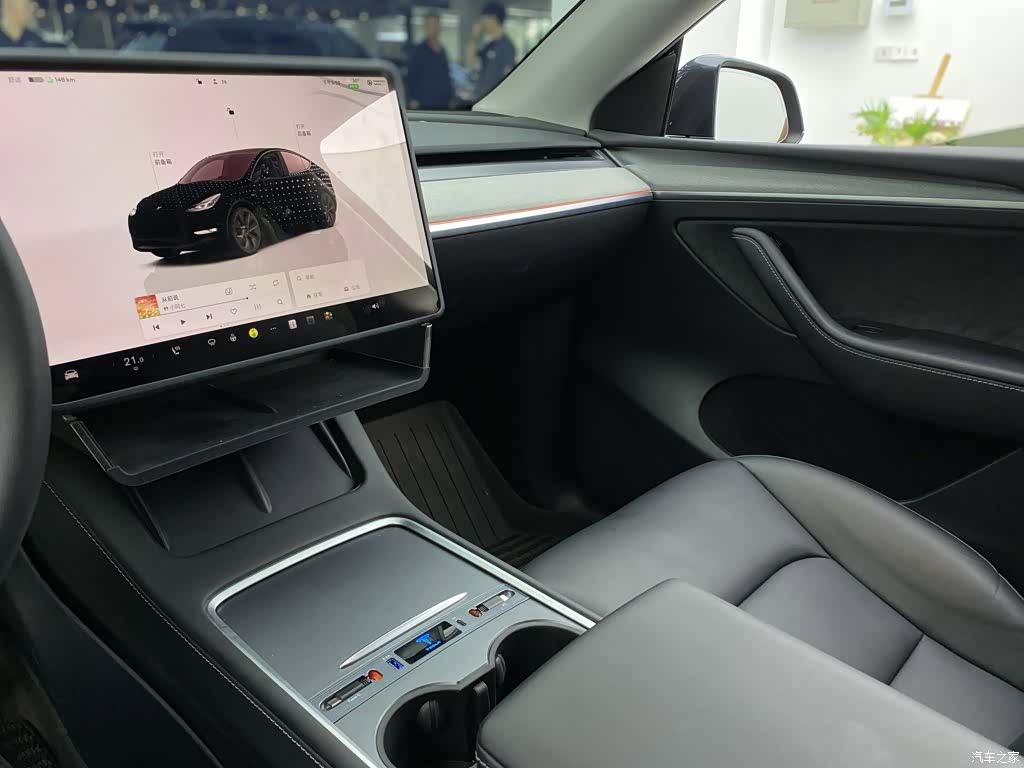 Tesla Model Y, 2024 10