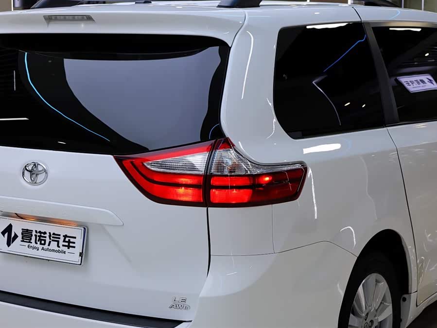 Toyota SIENNA 2017, фото 15