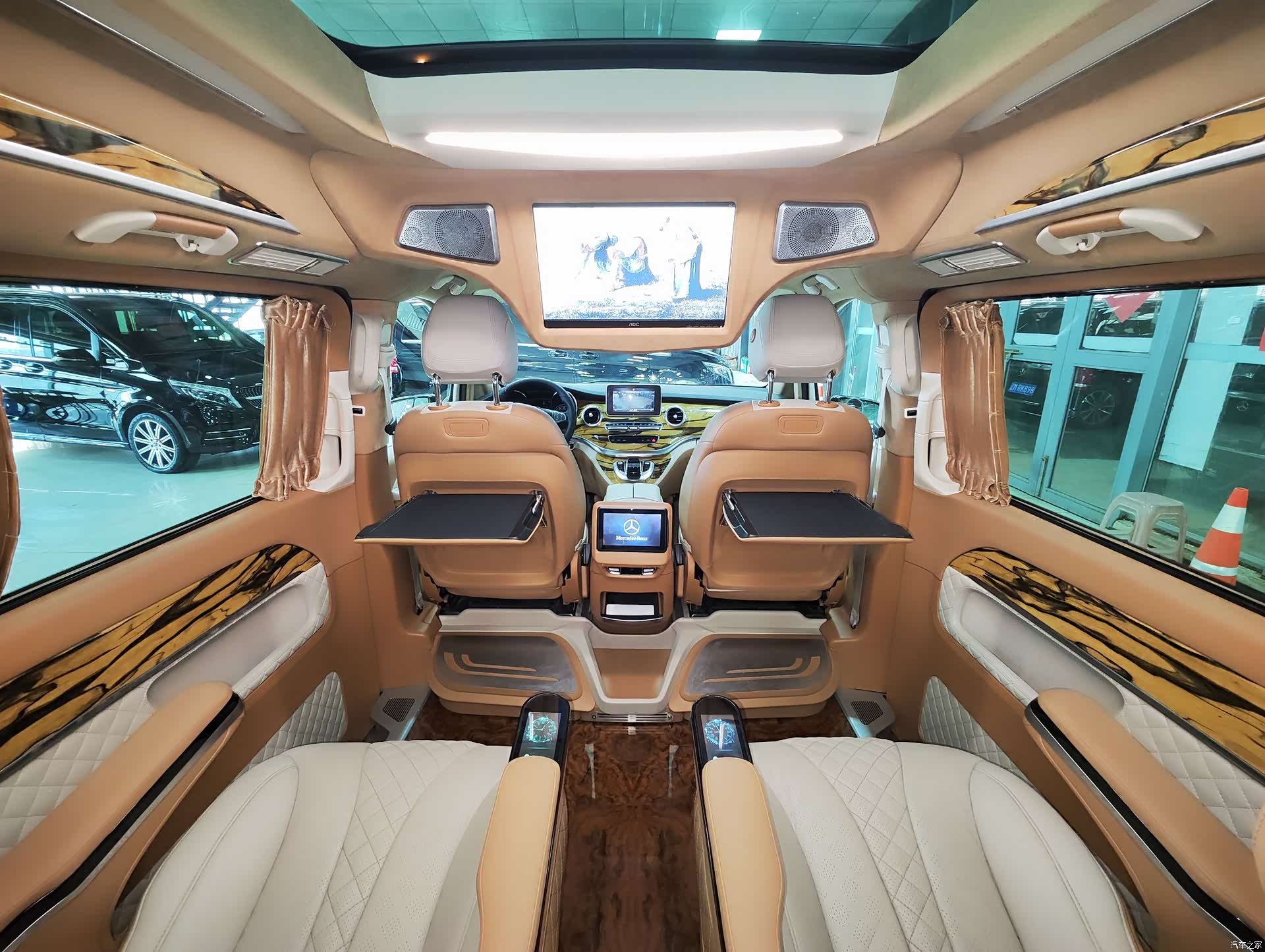 Mercedes-Benz V-Class, 2020 12