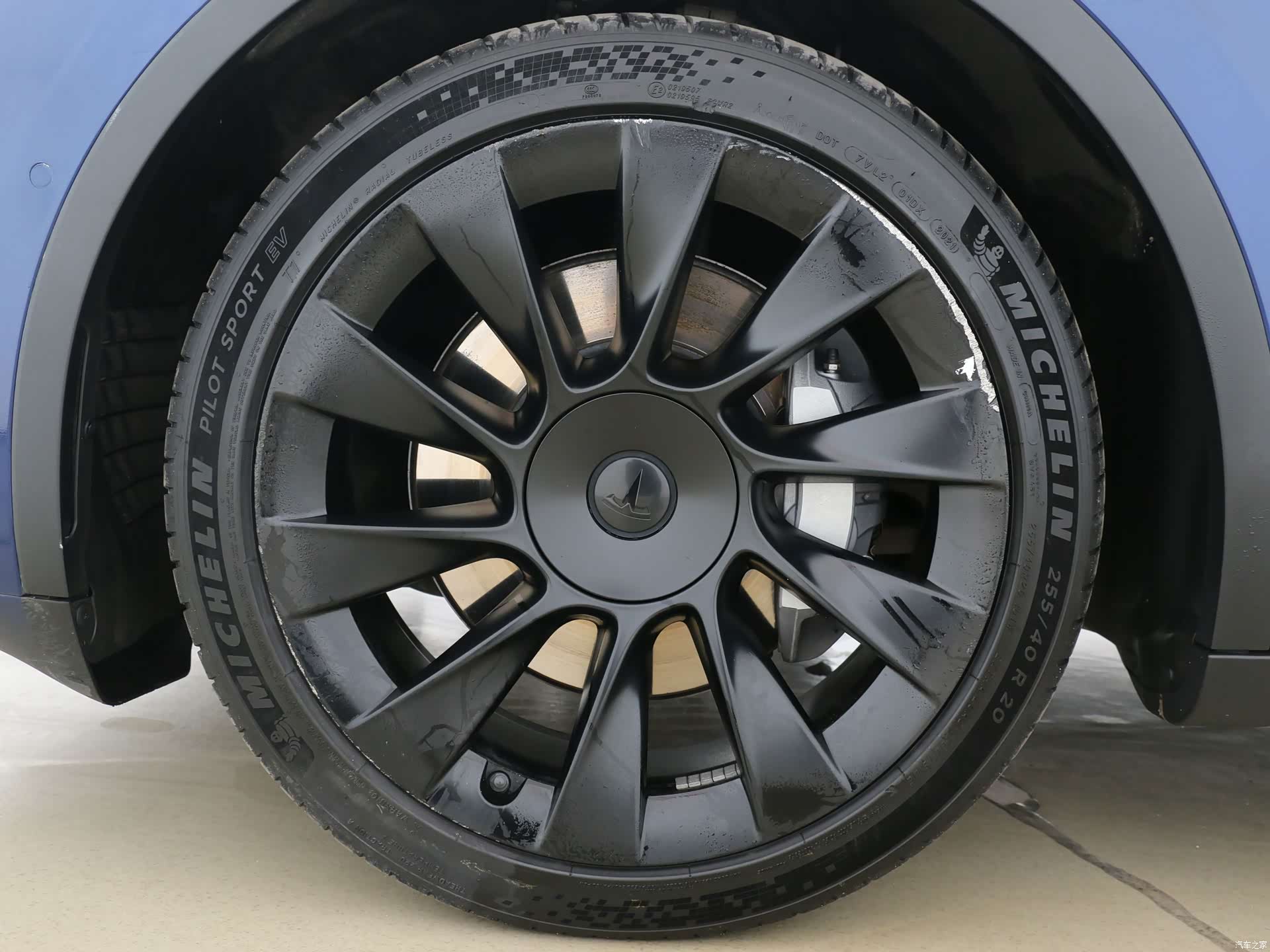 Tesla Model Y, 2021 12