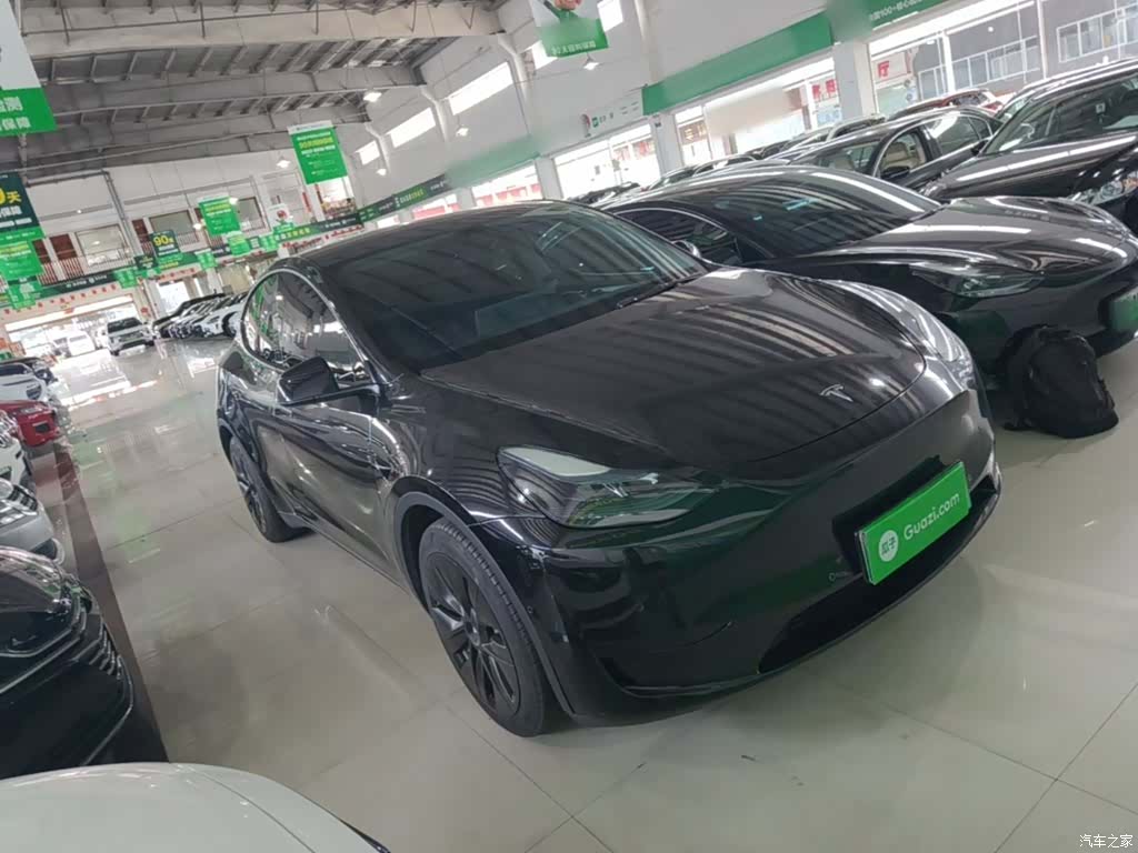 Tesla Model Y, 2022 4