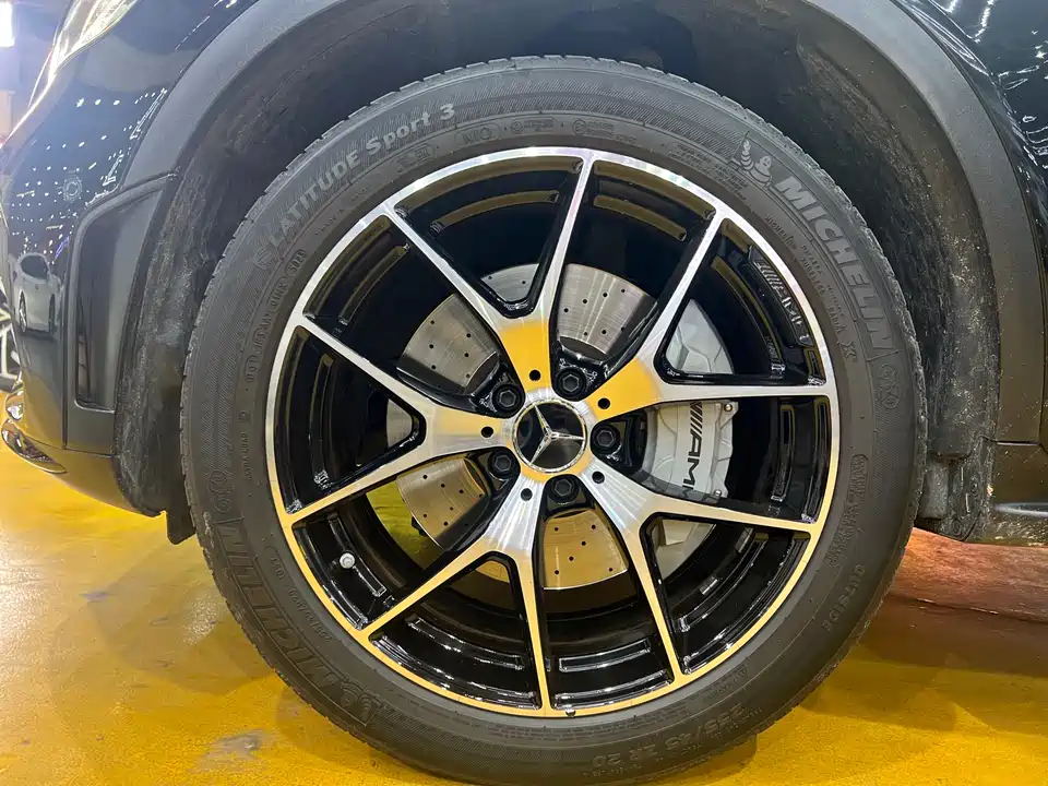 Mercedes-Benz GLC AMG