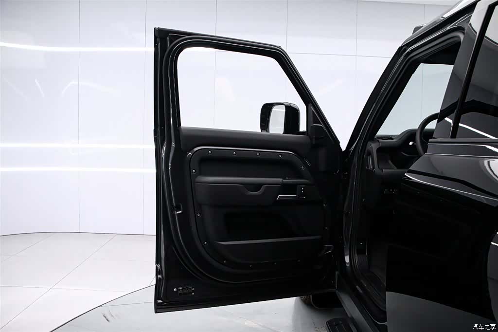 Land Rover Defender, 2026 11