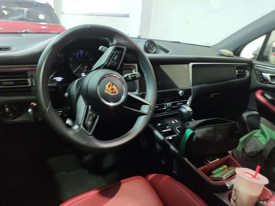 Porsche Macan, 2023 3