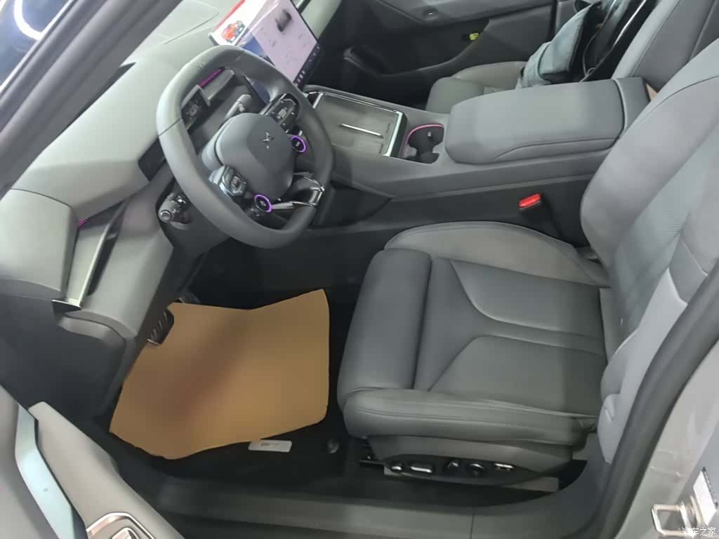 Xpeng P7, 2025 15