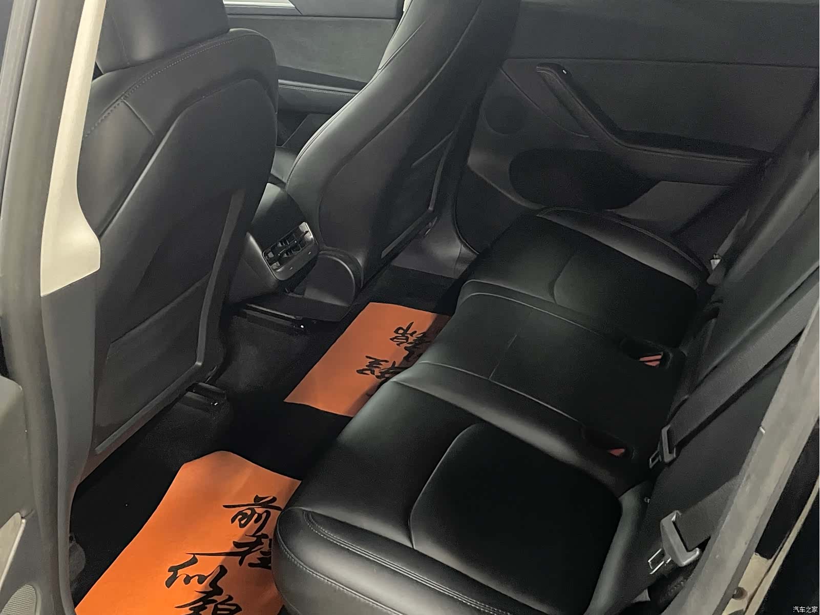 Tesla Model Y, 2024 8