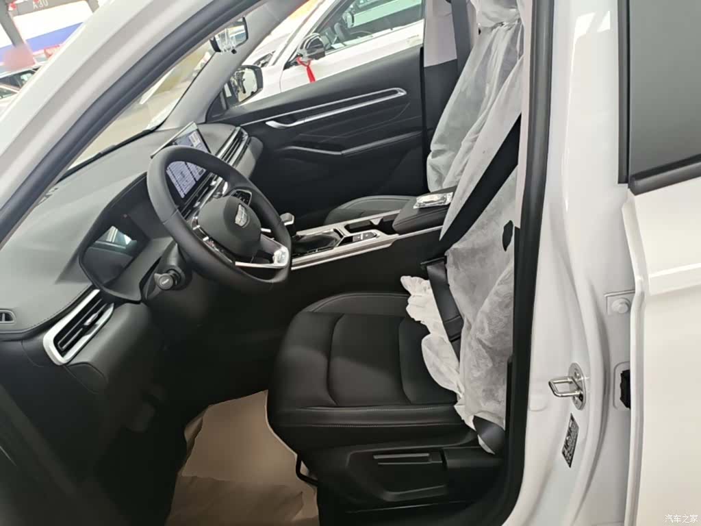 Geely Emgrand, 2026 15