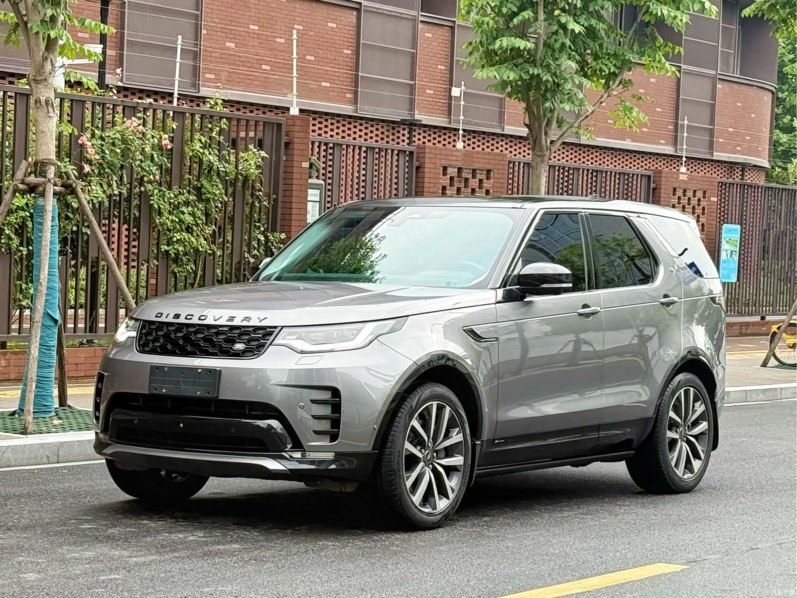 Land Rover Discovery, 2021 1