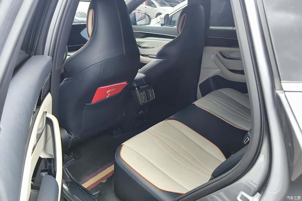 BYD Song, 2022 11