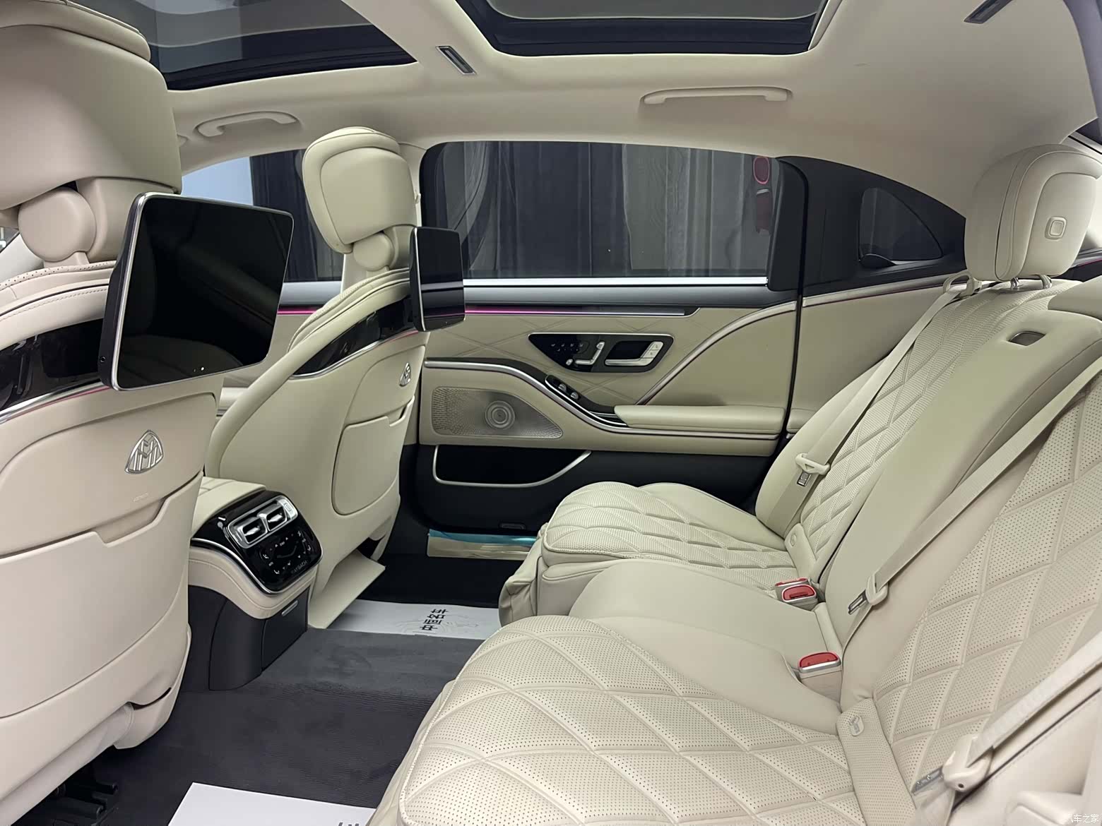 Maybach S-Class, 2022 8