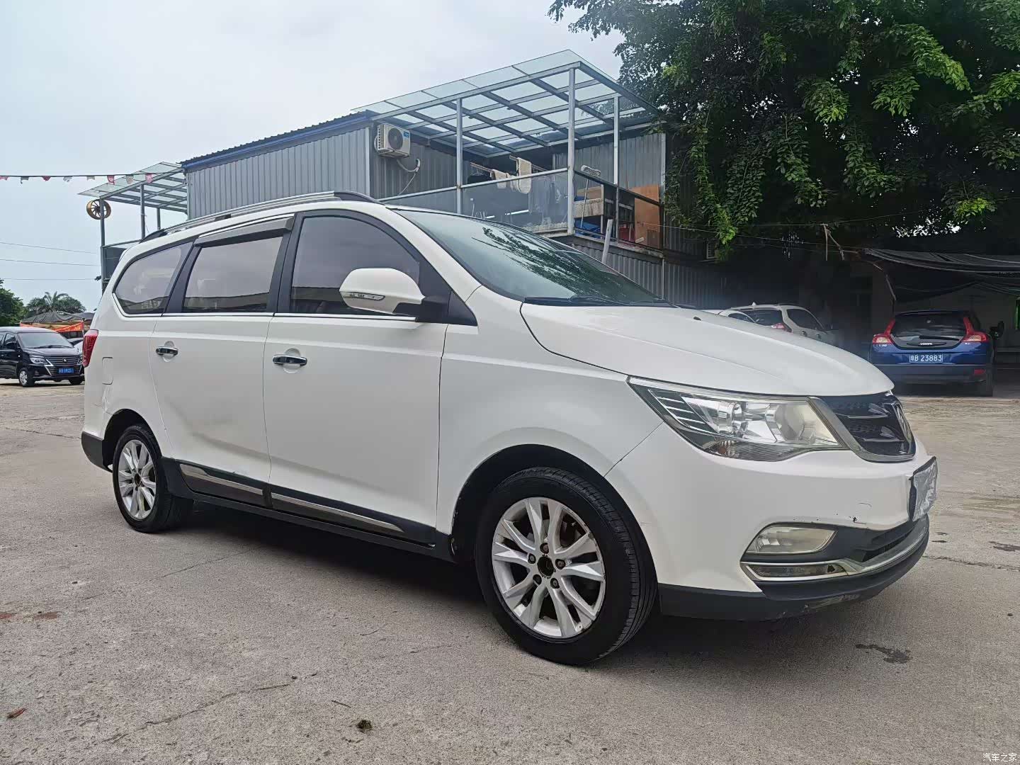 Wuling 730, 2016 9
