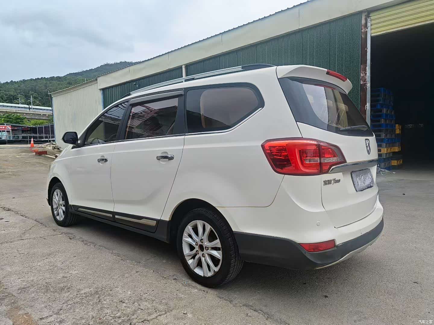 Wuling 730, 2016 3