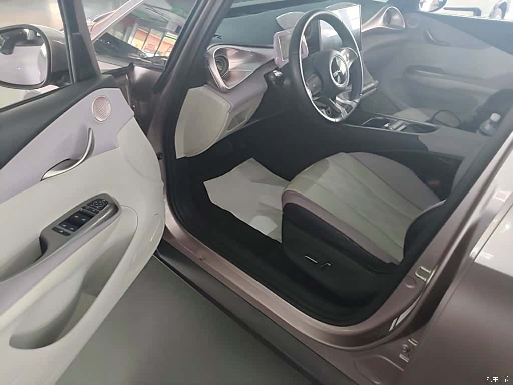BYD Dolphin, 2023 16