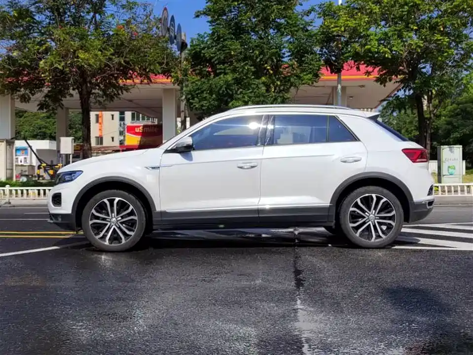 Volkswagen T-ROC exploring Songs