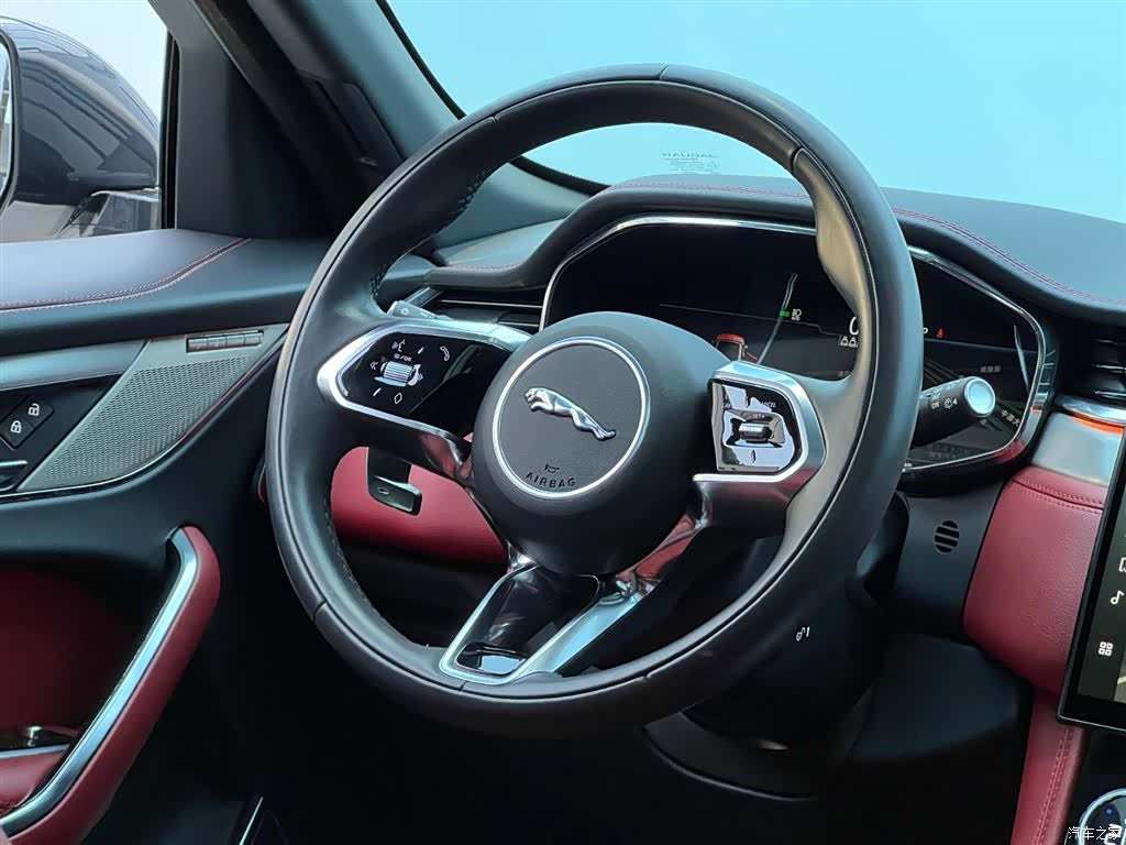 Jaguar F-PACE, 2023 16