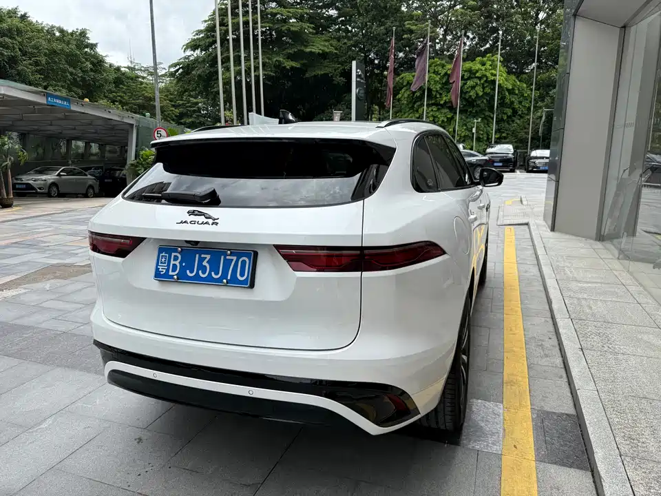 Jaguar F-PACE