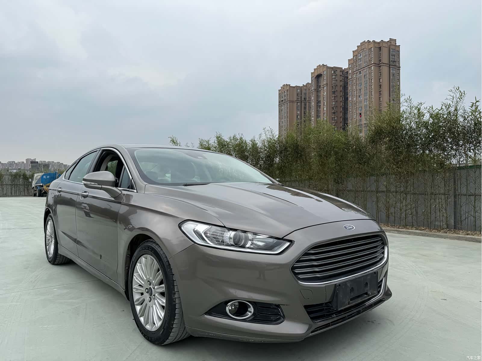 Ford Mondeo, 2015 3