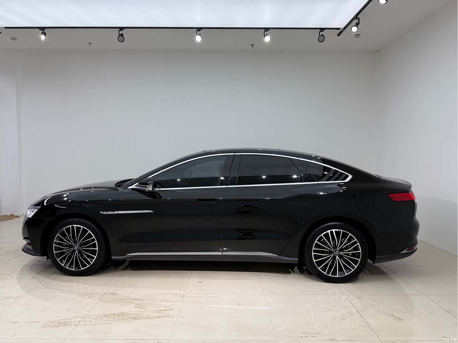 BYD Han, 2021 11