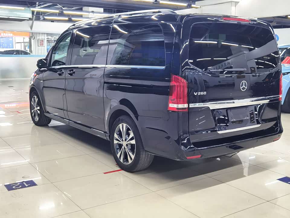 Mercedes-Benz V-class