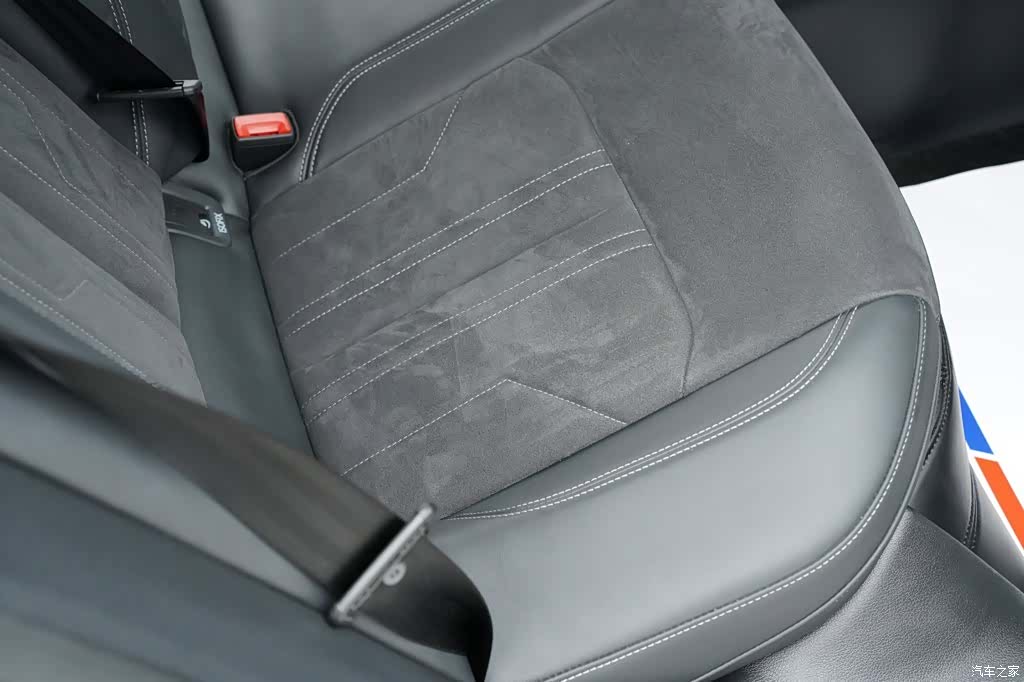 Audi A7L, 2024 16