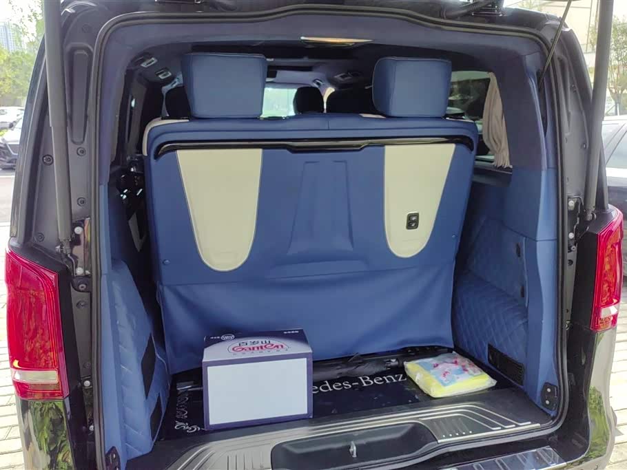 Mercedes-Benz V-class