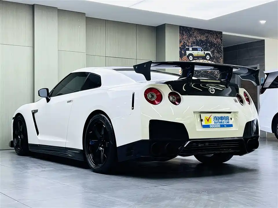 Nissan GT-R