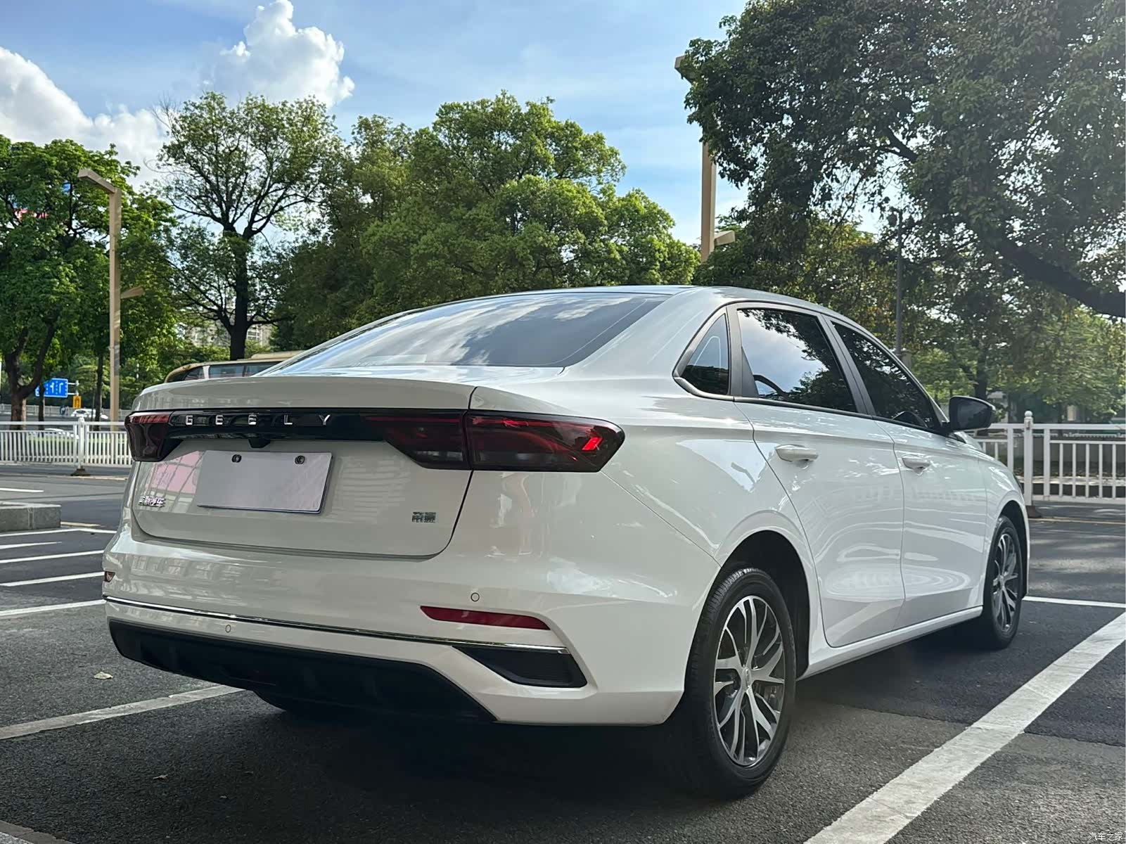 Geely Emgrand, 2026 6