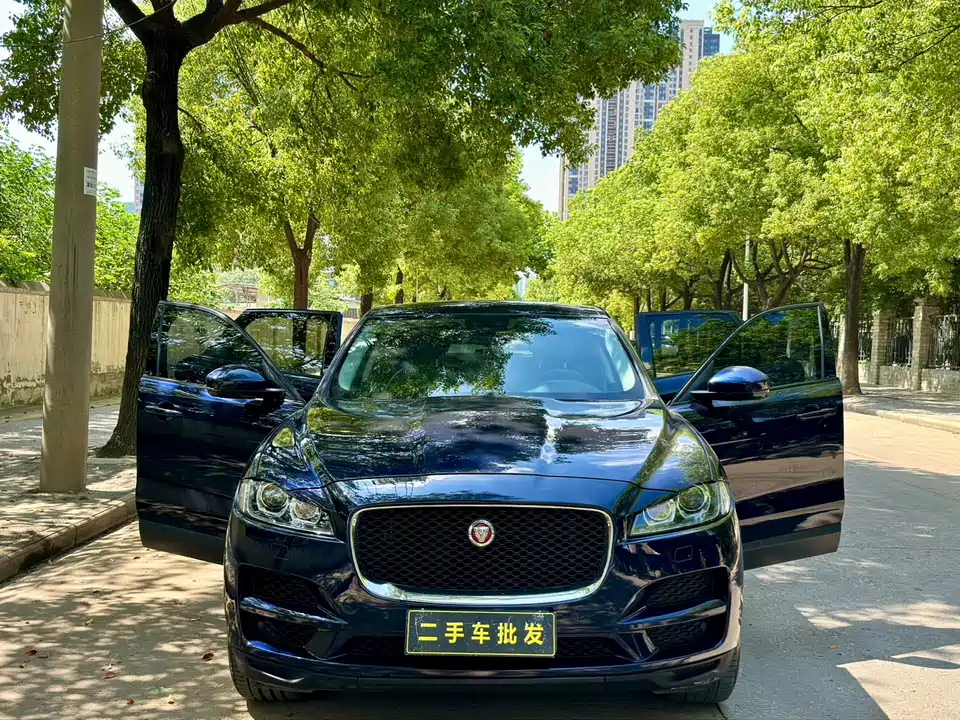 Jaguar F-PACE