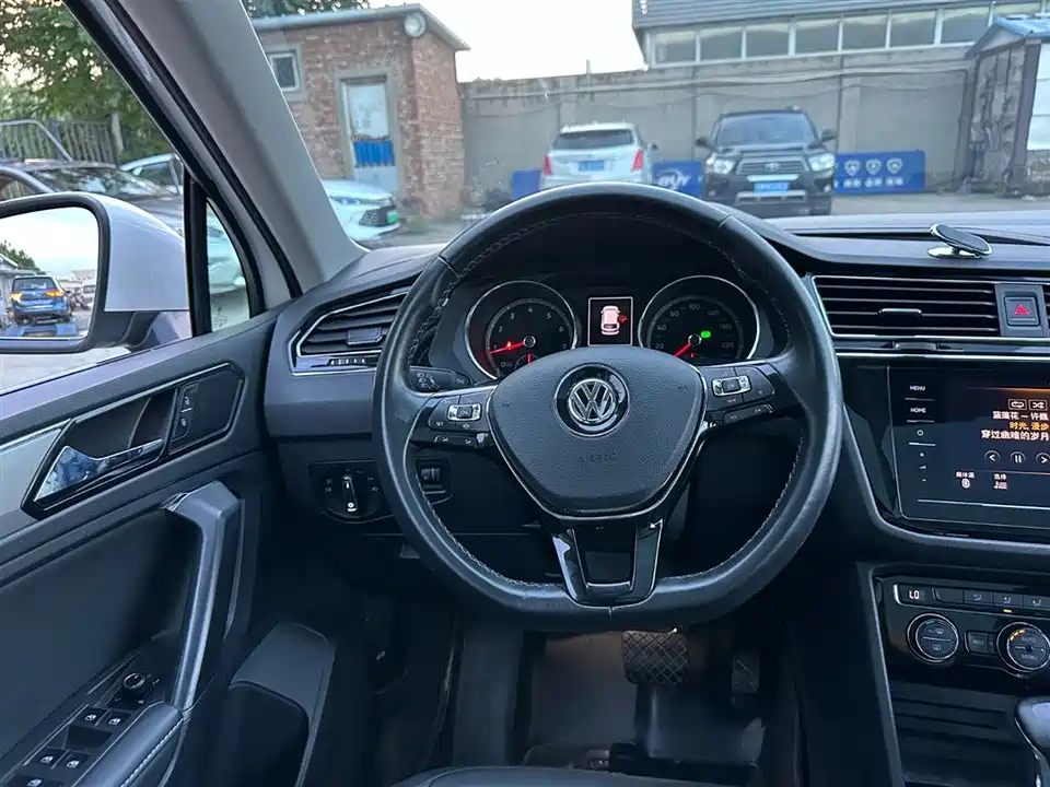 Volkswagen Tiguan L