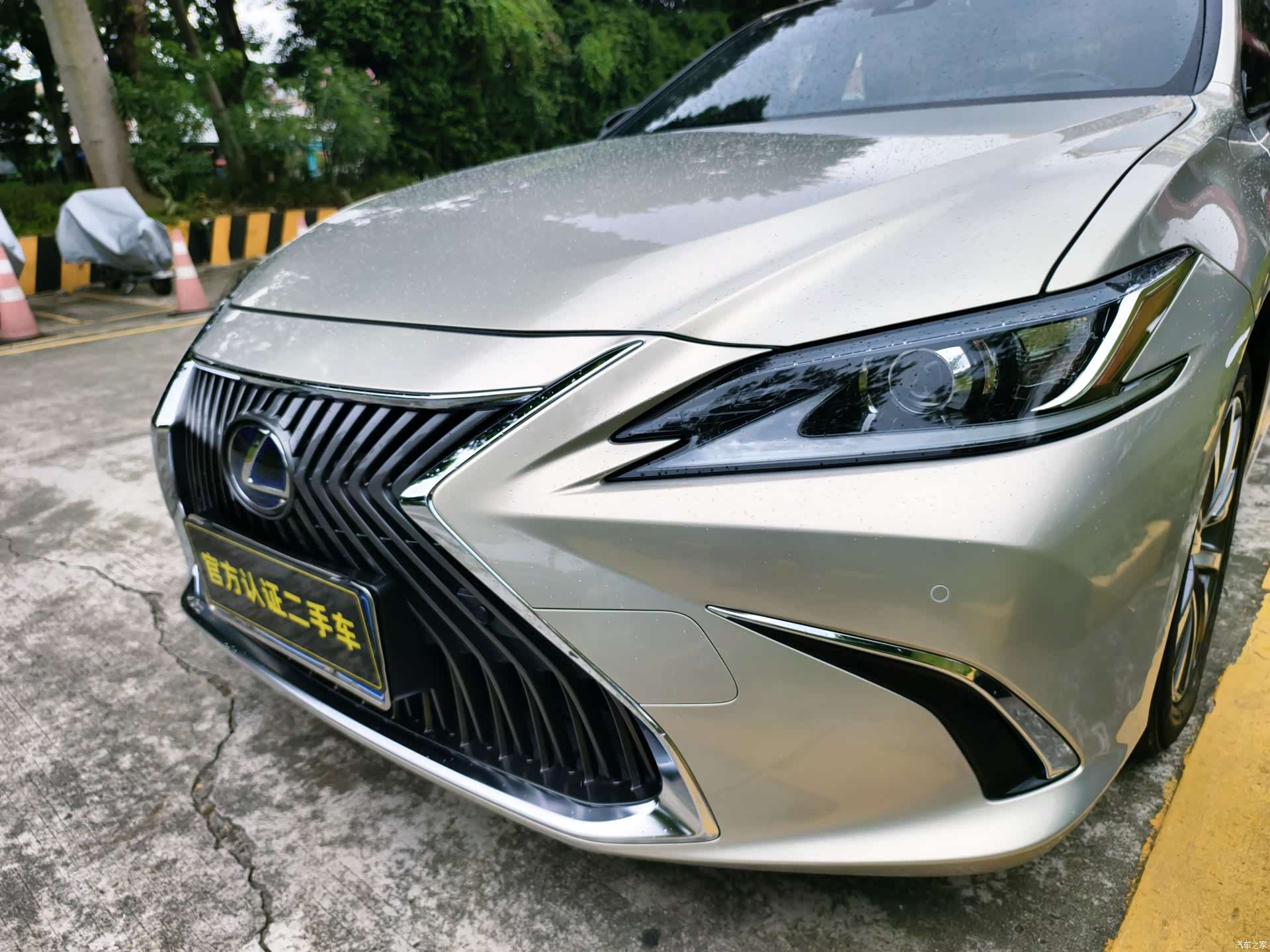 Lexus ES, 2019 9