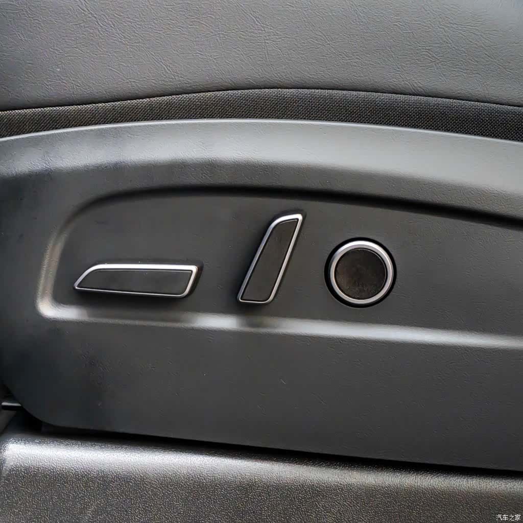 Tesla Model Y, 2026 20