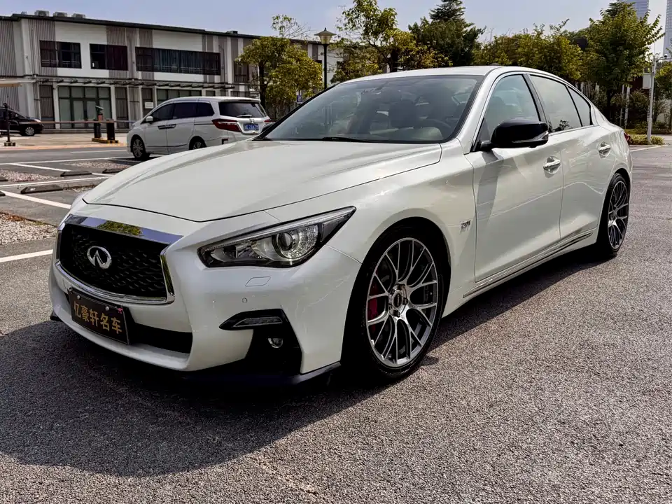 Infiniti Q50L