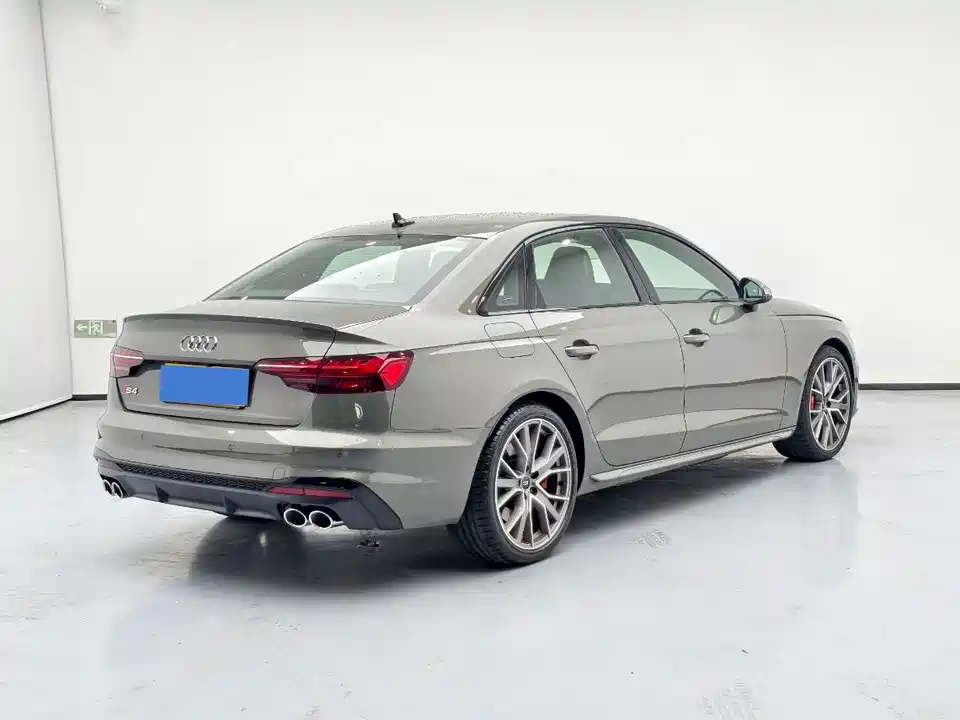 Audi S4