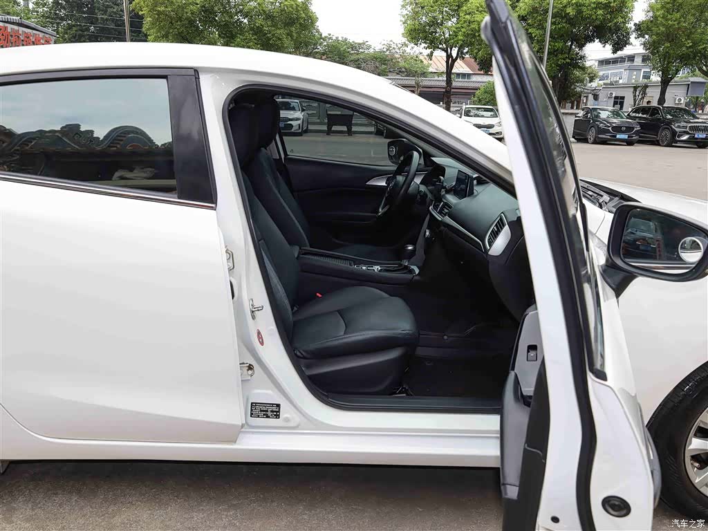 Mazda Mazda3, 2019 17