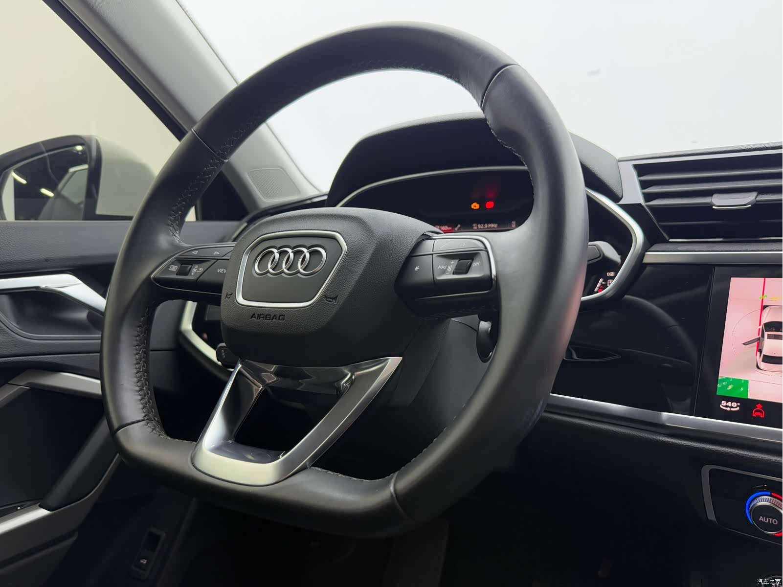 Audi Q3, 2022 13