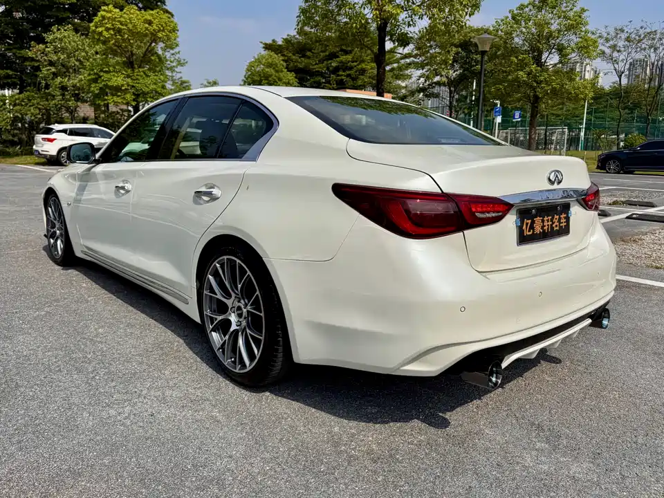 Infiniti Q50L
