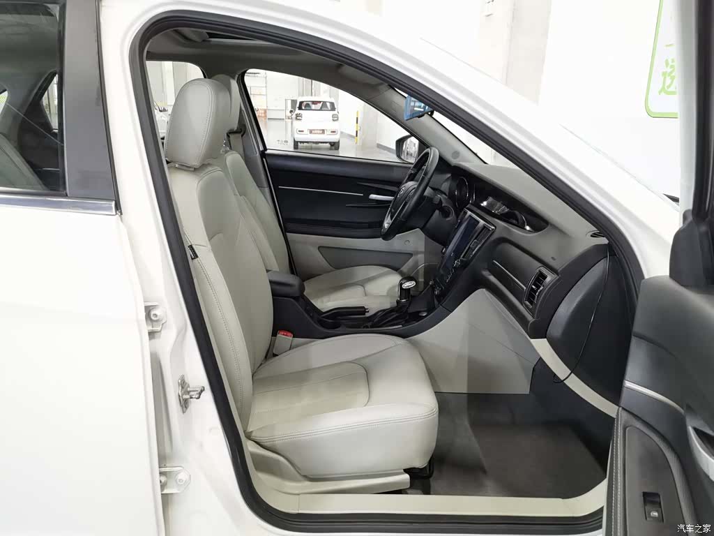 BAIC D50, 2016 23