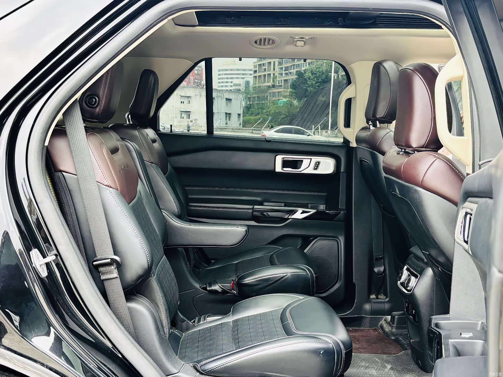 Ford Explorer, 2021 17