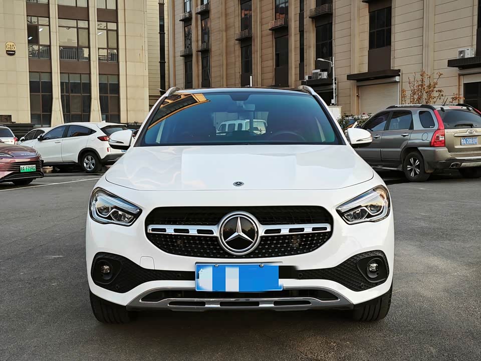 Mercedes-Benz GLA