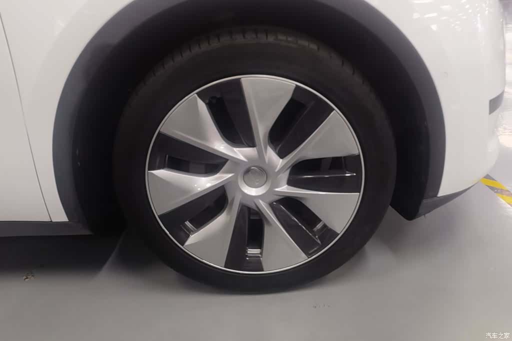 Tesla Model Y, 2022 6