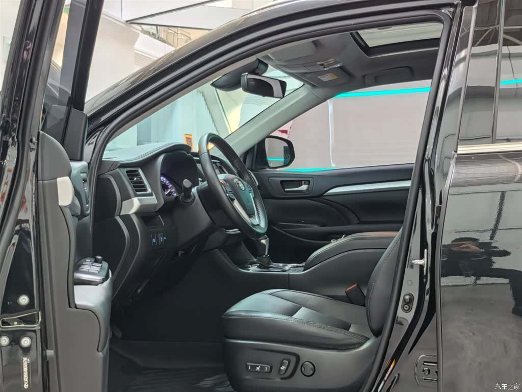 Toyota Highlander, 2021 все фото