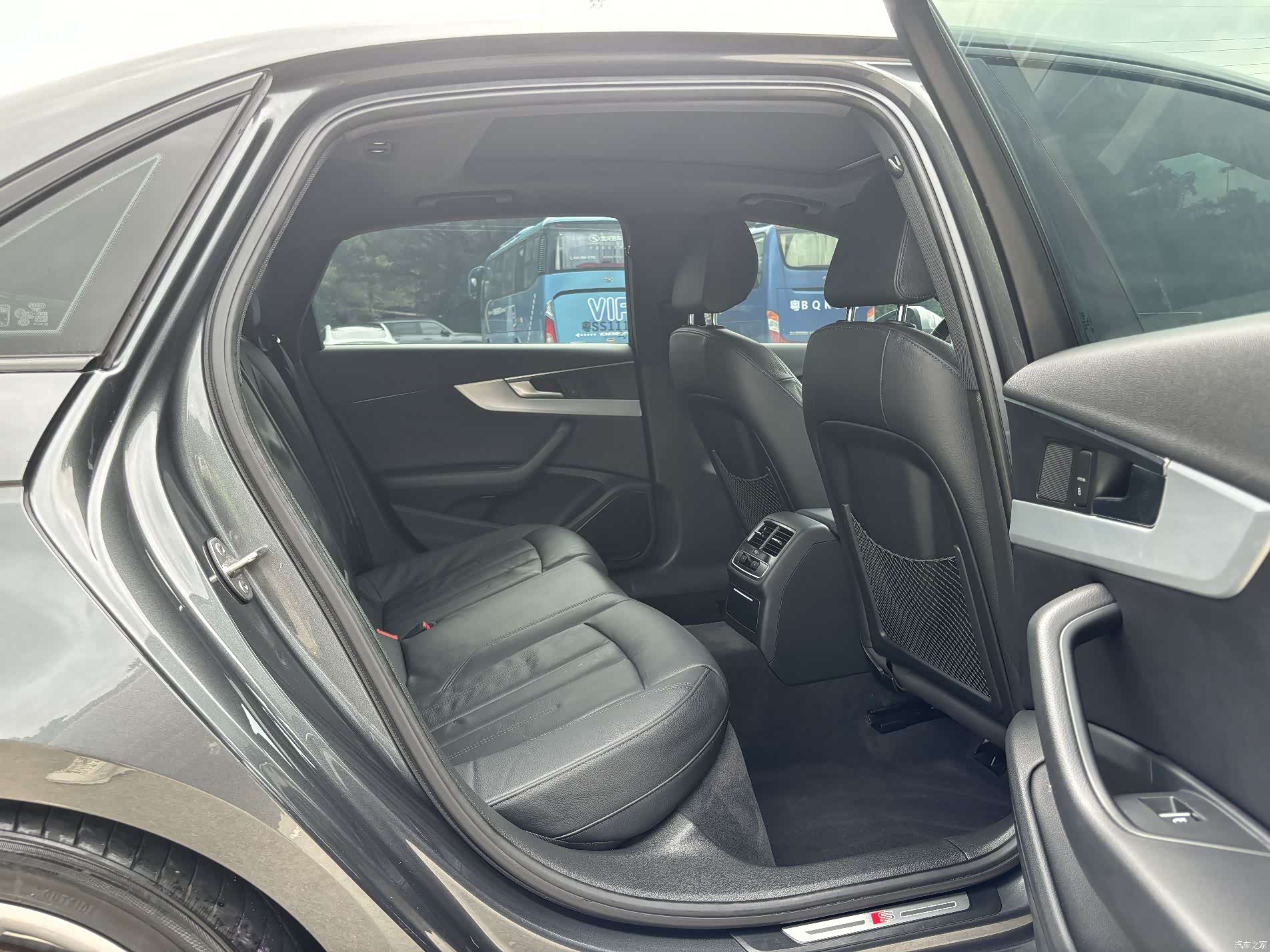 Audi A4L, 2019 8