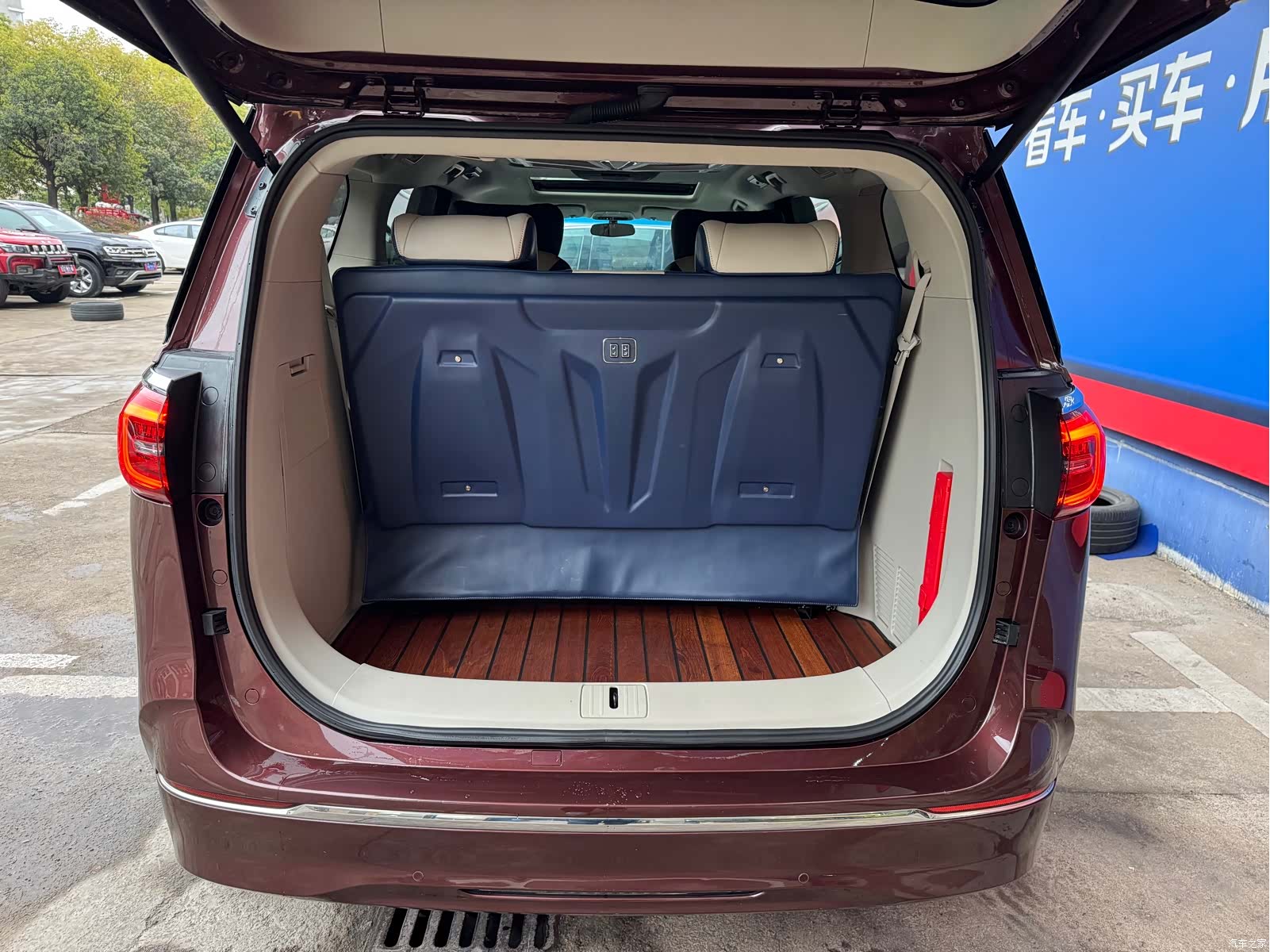 Buick GL8, 2022 35