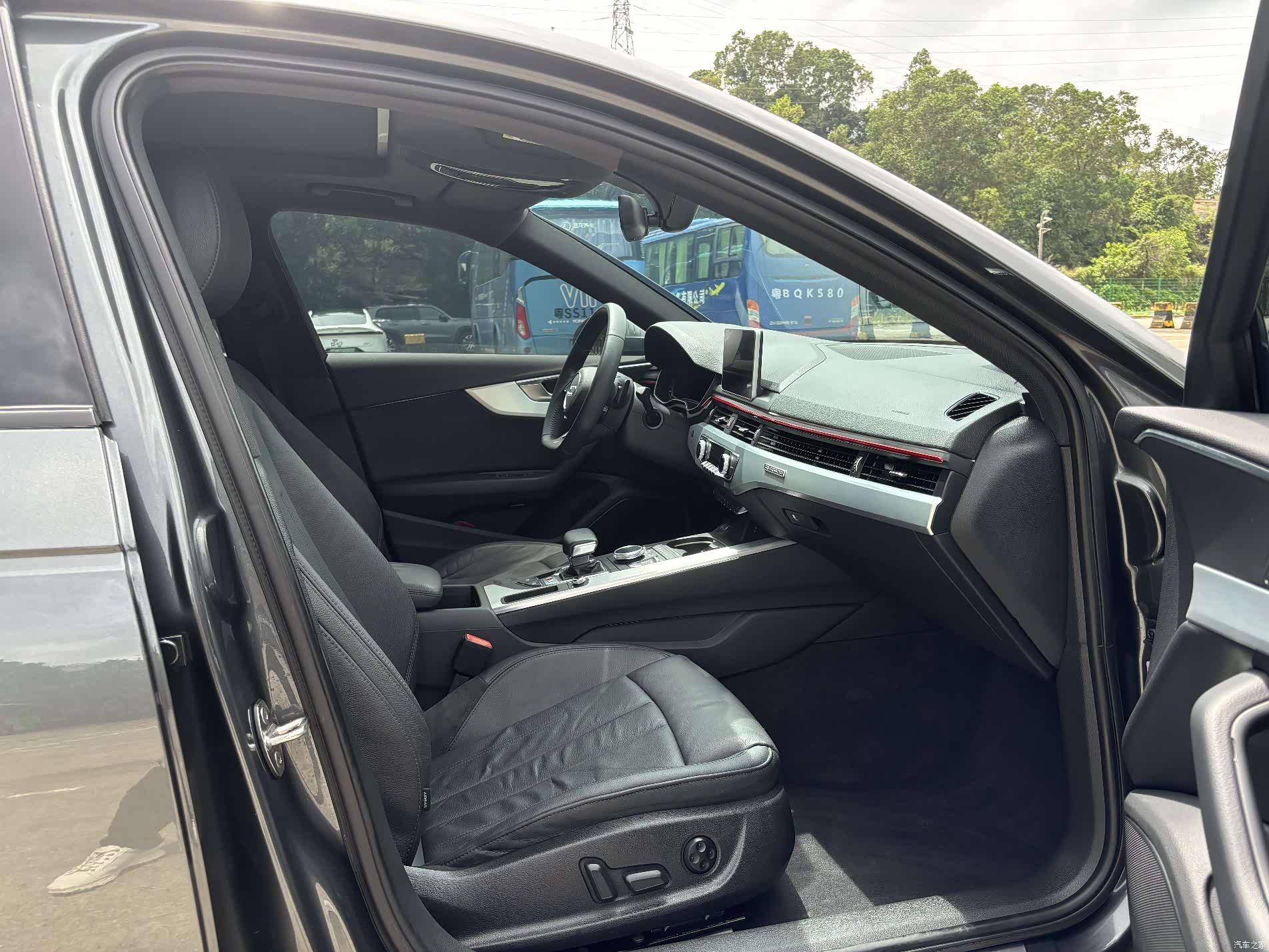 Audi A4L, 2019 7