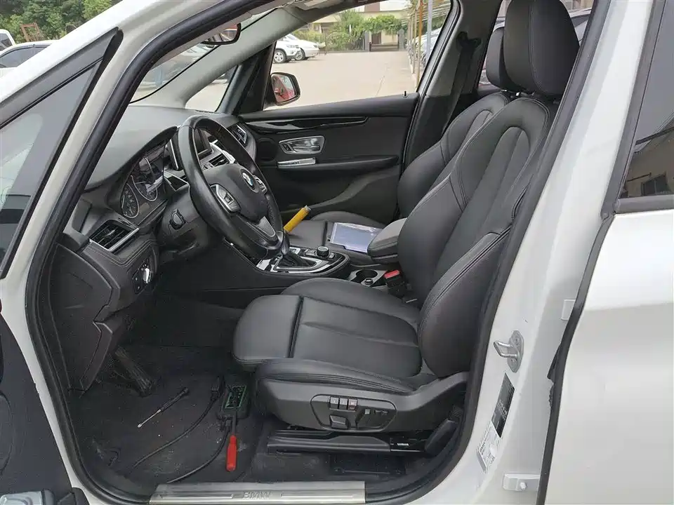 BMW 2 series station wagon