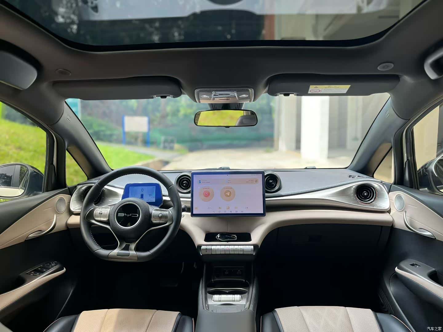 BYD Dolphin, 2024 все фото