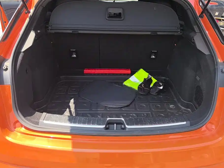 Lynk & Co 02 Hatchback