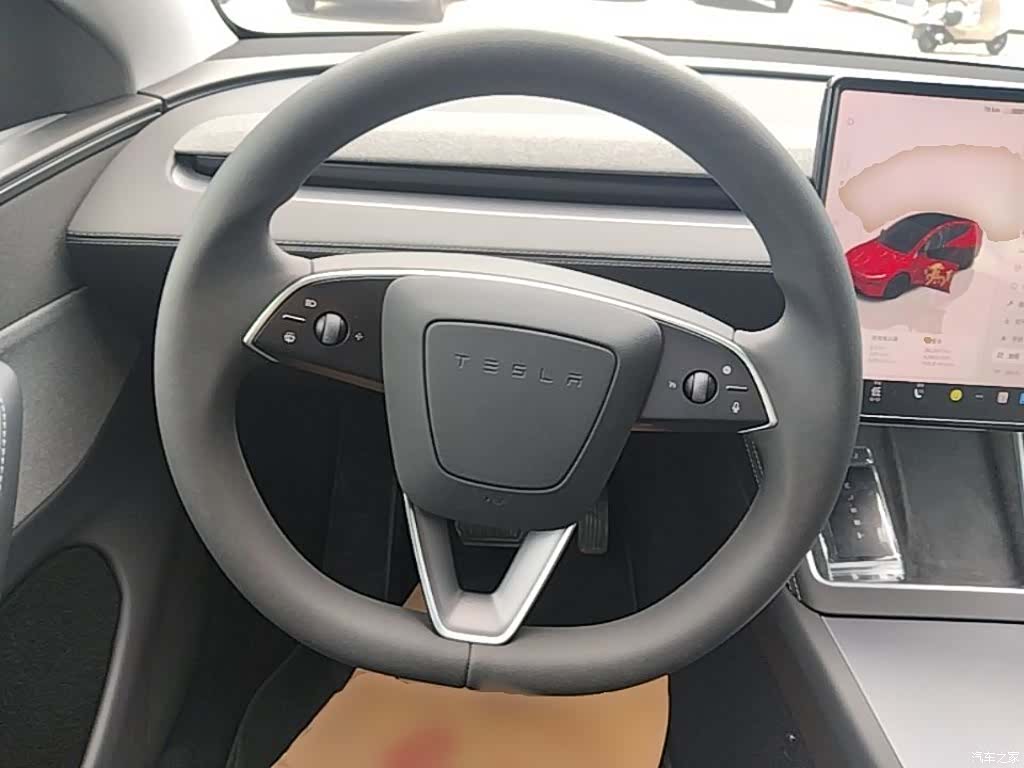 Tesla Model Y, 2025 11